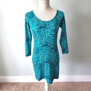 CHARLOTTE RUSSE WOMEN'S SHIFT AZTEC PRINT WITH OPEN STRAP BACK DRESS SIZE LARGE